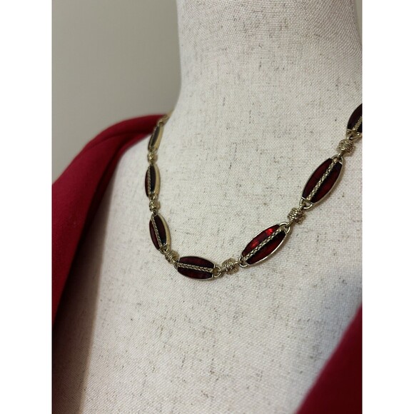 Monet Deep Red Enameled Necklace 16-18 Inches Gold Tone Extenders Signed - Picture 4 of 10